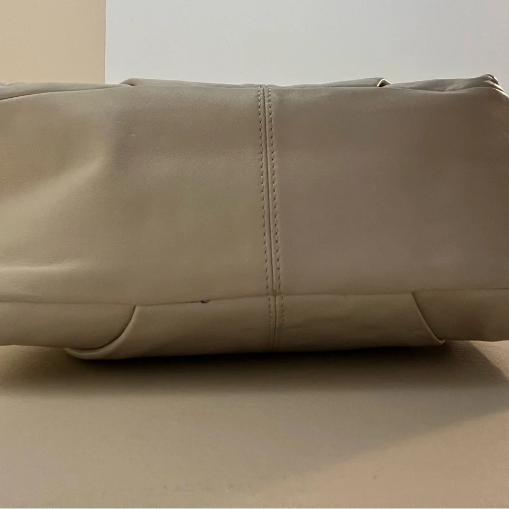Coach 1941 Ivory Soft Leather Snakeskin Detail Silver Hardware zip top Hobo Bag